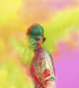 how to remove holi colors from face