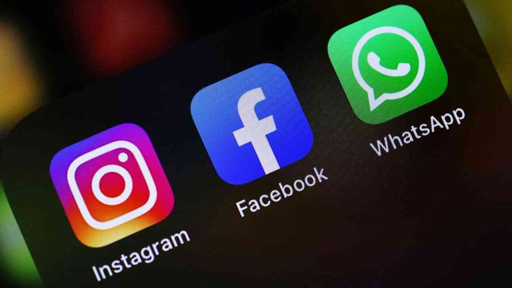 WhatsApp, Instagram and Facebook are Down Worldwide - Know the Details -  Readers Fusion