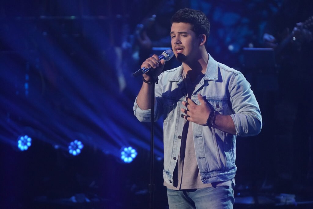American Idol 2022 Winner Noah Thompson Lifted the Trophy and Won 250,000 Prize Money in the