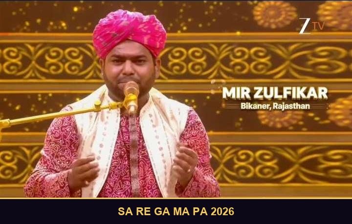 Mir Zulfikar, Sa Re Ga Ma Pa 2026 contestant from Bikaner, Rajasthan, wearing a traditional pink turban on stage