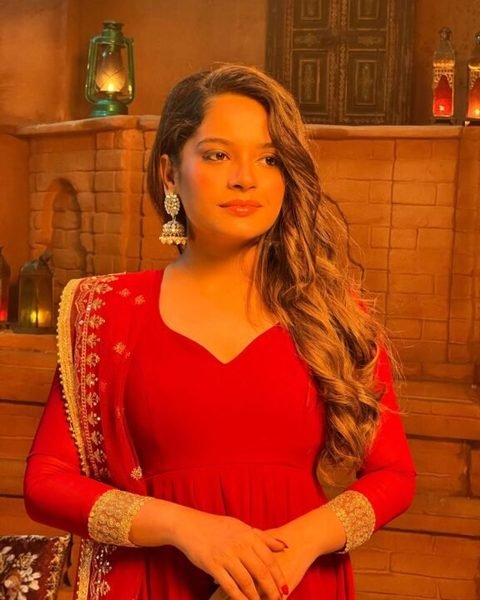 Senjuti Das, Indian Idol Season 13 top 7 contestant, contestant in Indian Idol Legends Return